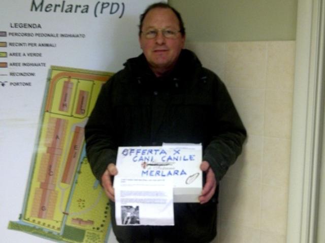 Luigino Pinzan porta una donazione per il rifugio